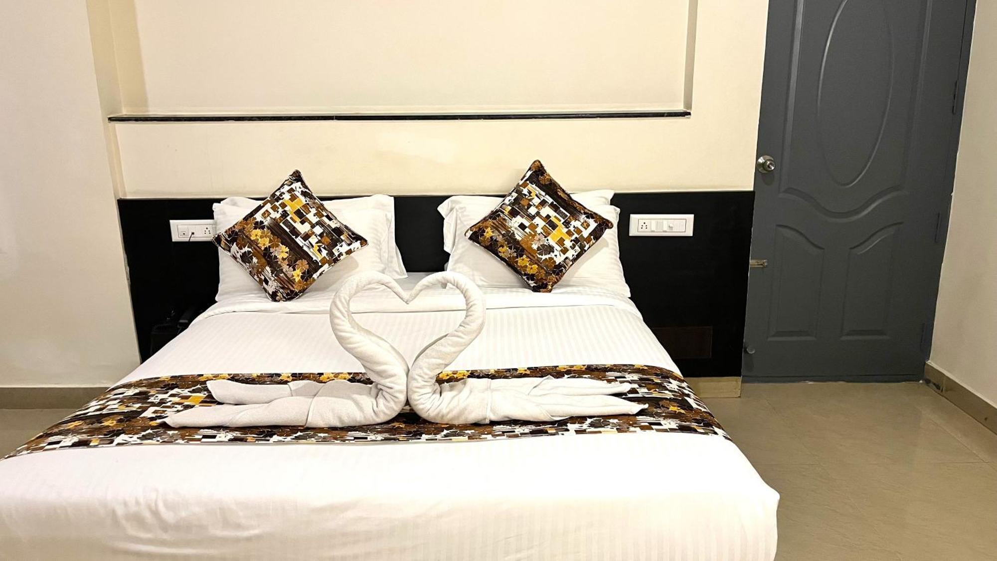 Athasri Hotel Hsr Layout บังกาลอร์ ภายนอก รูปภาพ