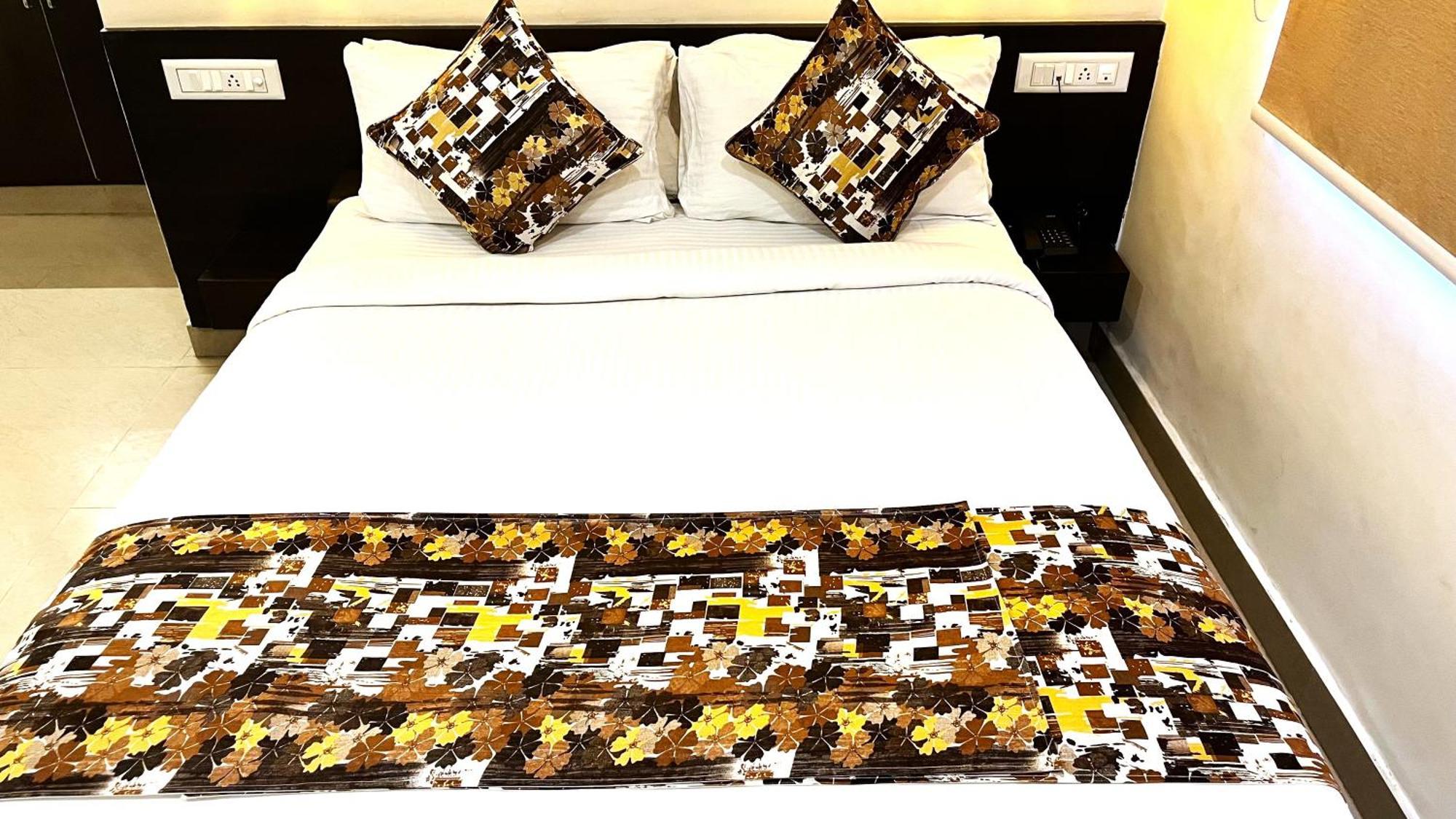 Athasri Hotel Hsr Layout บังกาลอร์ ภายนอก รูปภาพ