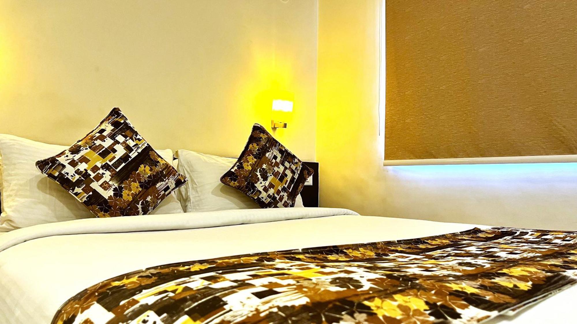 Athasri Hotel Hsr Layout บังกาลอร์ ภายนอก รูปภาพ