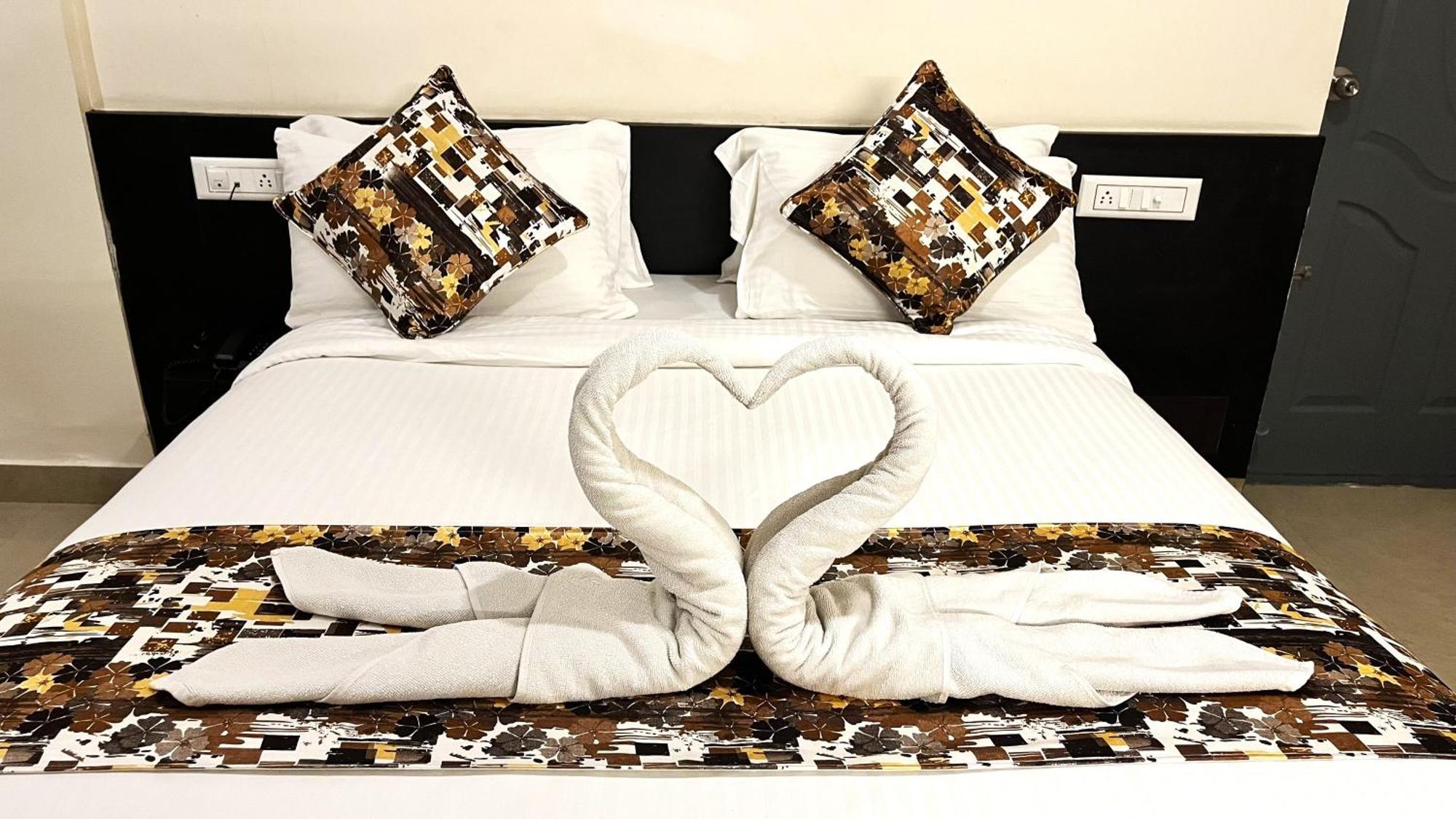 Athasri Hotel Hsr Layout บังกาลอร์ ภายนอก รูปภาพ