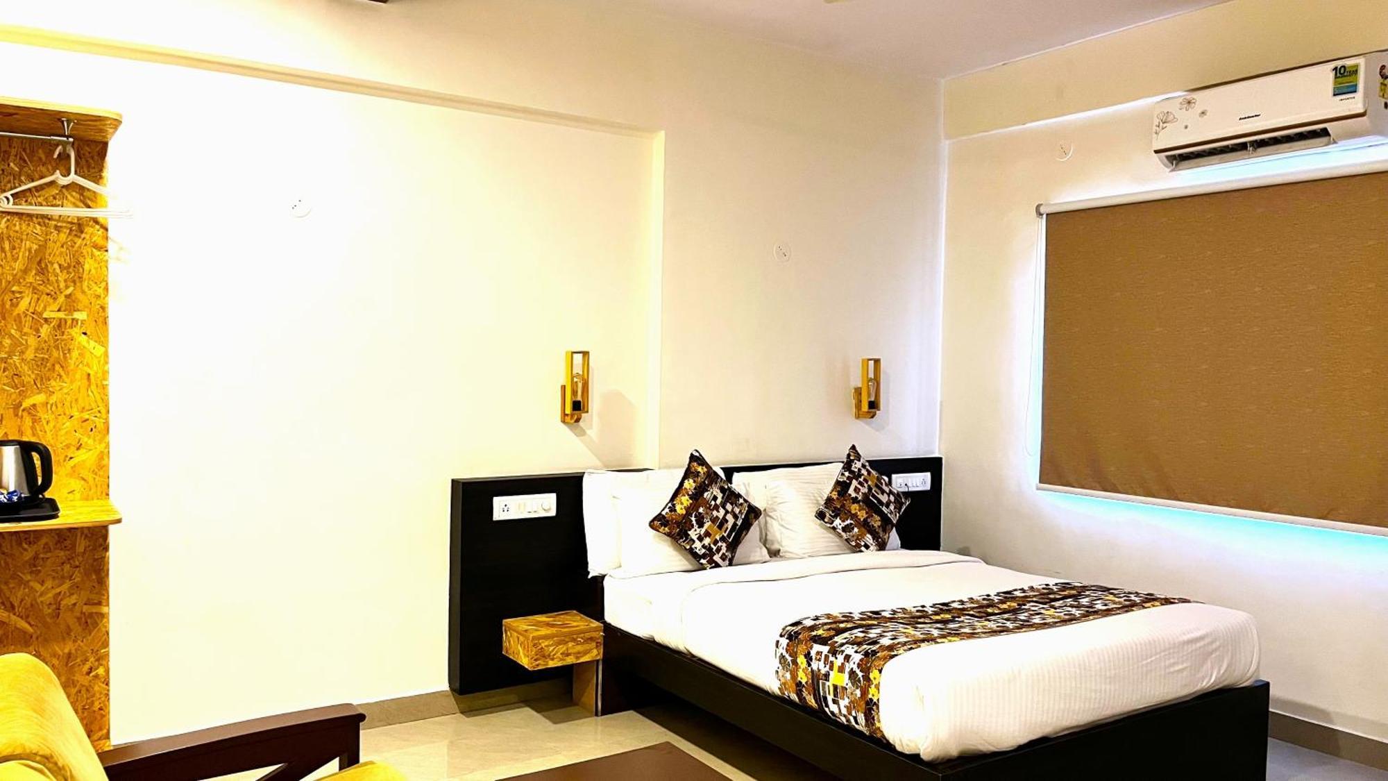 Athasri Hotel Hsr Layout บังกาลอร์ ภายนอก รูปภาพ