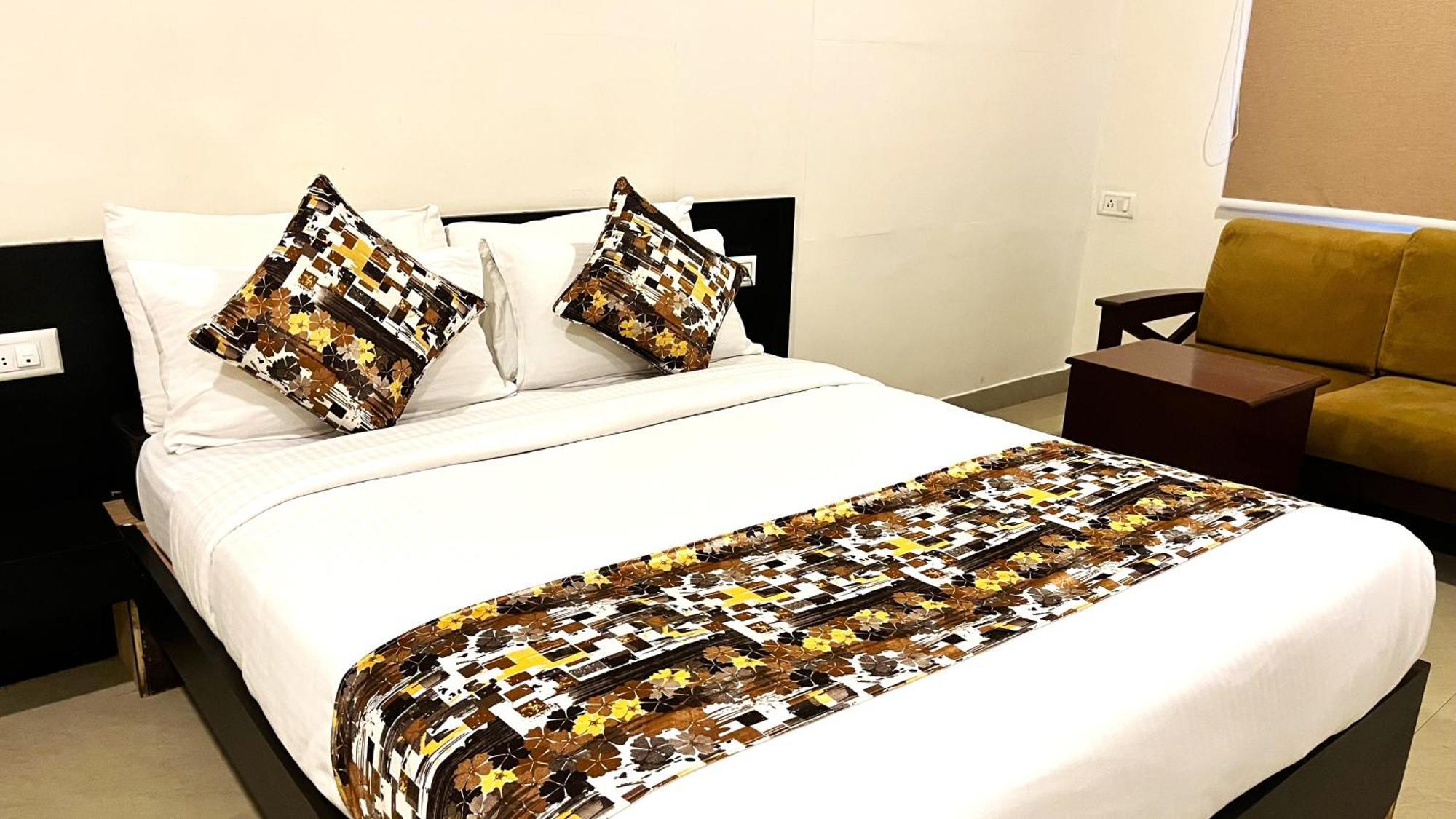 Athasri Hotel Hsr Layout บังกาลอร์ ภายนอก รูปภาพ