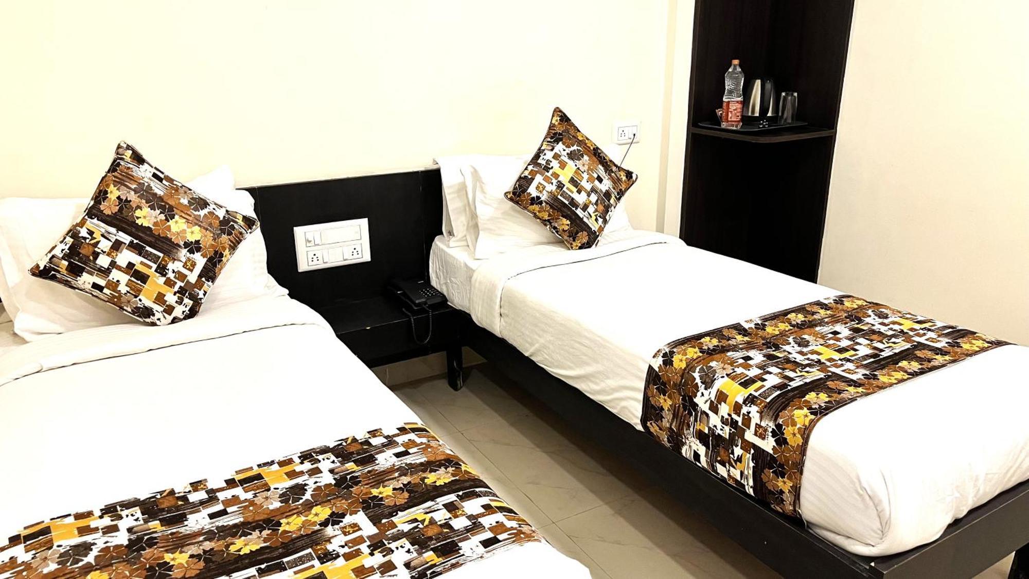 Athasri Hotel Hsr Layout บังกาลอร์ ภายนอก รูปภาพ